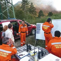  Jutranji sestanek novogoriških gasilcev  pred začetkom drugega dne gašenja