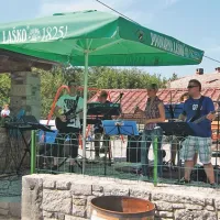 Na prizorišču so poskrbeli za živo muziko