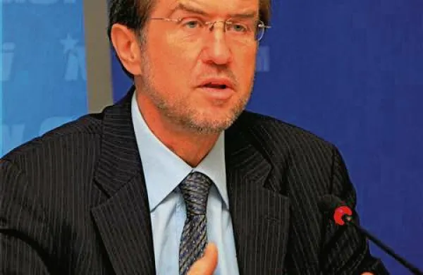 Lojze Peterle 