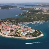 Na polotoku Verudela je povsem obnovljeno hotelsko-apartmajsko naselje