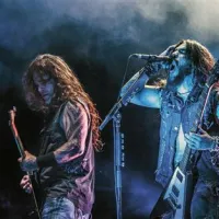 Machine Head večtisočglavemu občinstvu: “Nehajte  fotografirati z mobilnimi telefoni, samo zato da boste  dali sliko na f*** facebook in raje uživajte v koncertu.”   
