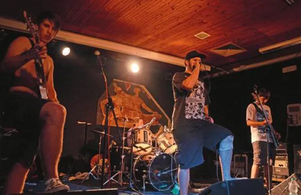 Na Kopergroundu je pred dnevi nastopil tudi  briški  metal core band See-Through 