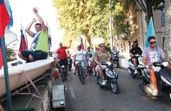 Žbogar &ldquo;zajadral&rdquo; po izolskih ulicah