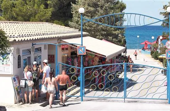 V San Simonu so včeraj še vedno zaračunavali vstopnino, saj odločbe inšpektorata še niso dobili 