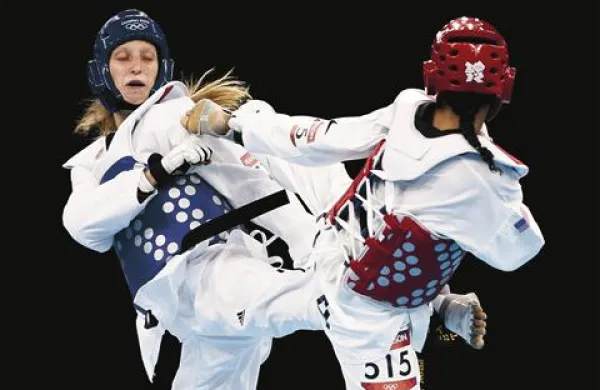 Slovenska taekwondojistka Franka Anić med dvobojem z Američanko Paige McPherson