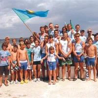 Skupinski posnetek članov KKK Žusterna ob koncu jubilejne regate