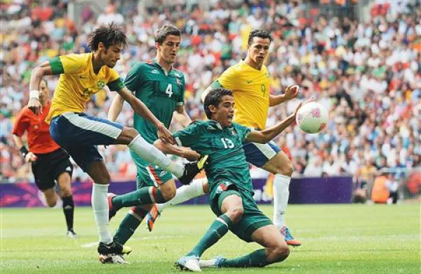 Mehičani (v zelenih dresih) so v finalu ugnali še Brazilce in osvojili zlato medaljo