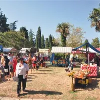 Na praznik Marijinega vnebovzetja se je terasa hotela Convent in njena okolica  v ankaranski Adrii  spremenila v srednjeveško tržnico