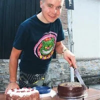 Jan Tratnik si je z uspehom prislužil tudi rezanje šampionske torte