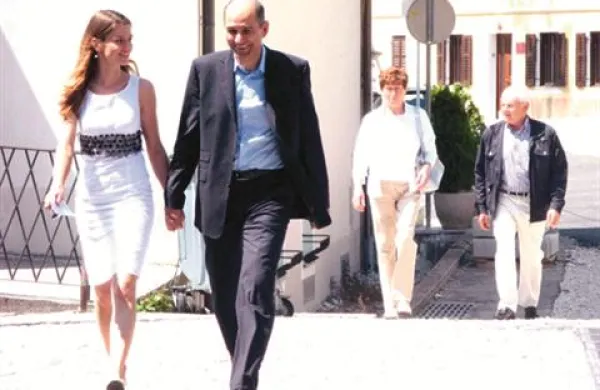 Policija naj bi že izsledila avtorja sporočila, s katerim je ta prek portala e-uprave grozil predsedniku vlade Janezu Janši in njegovi ženi Urški