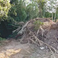 Tako je Narciso Urbanaz omejil dostop do vodnega vira, čeprav sam trdi, da nikomur ne preprečuje, da bi si iz zajetja načrpal vodo  