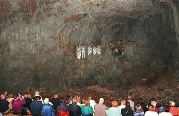 Tinjelova pečina je uspešno prestala prireditveni krst