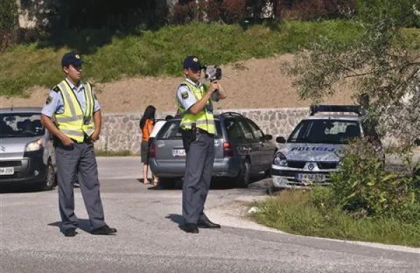 Policisti bodo od danes do nedelje po vsej državi poostreno nadzirali hitrost