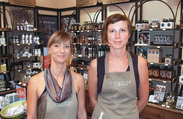 Rebeka Ukmar (levo) in Eva Slavec 