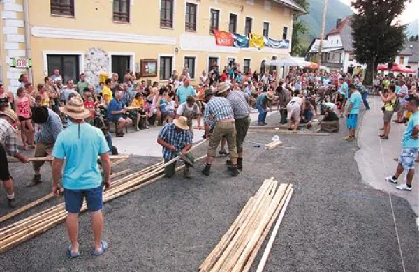 Pozimi mrzla Čezsoča potrebuje veliko lesa za gretje