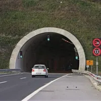 Primorska tunela sta vzela že šest življenj