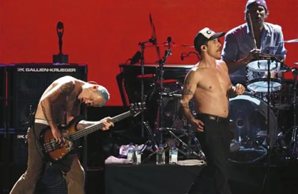 Red Hot Chilli Peppers v akciji