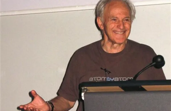 Novelov nagrajenec Harold Kroto je v Portorožu predaval o znanosti