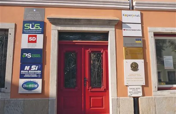 V stavbi na Gortanovem trgu imajo svoje prostore vse stranke, razen Oljke 