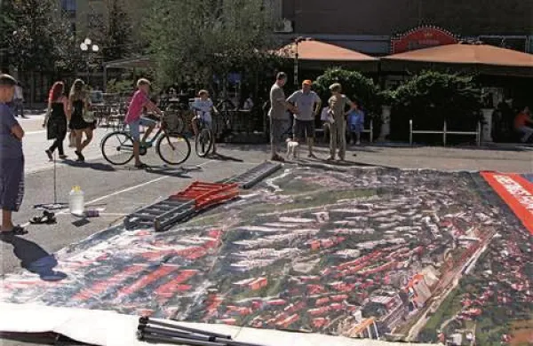V Novi Gorici z največjo razglednico do vpisa v Guinessovo knjigo rekordov