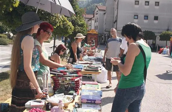 Turistično društvo Fara je pripravilo prvi pravi bolšji sejem na Idrijskem