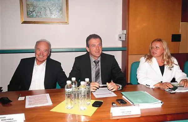 Prvi nadzornik  Bruno Korelič (levo) je zadovoljen delom uprave pod vodstvom Ernesta Gortana 