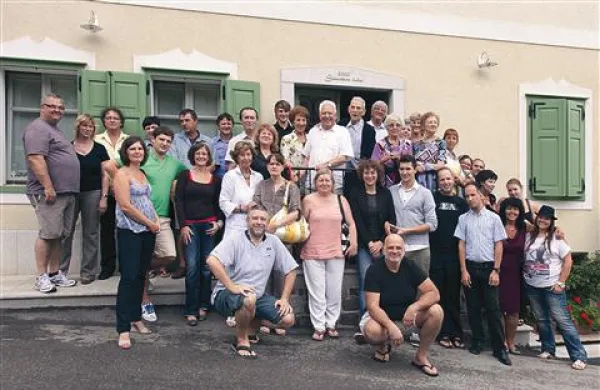 Rodbina Kompare je  obeležila 300 let prvega zabeleženega vpisa v cerkvene in kasneje državne uradne arhive