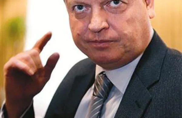 Boško Šrot je zavrnil obtožbe o dajanju navodil za sklepanje škodljivih posojilnih pogodb