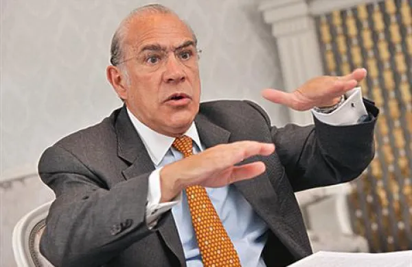  Slovenija še ni na točki, ko bi morala zaprositi za mednarodno finančno pomoč, je prepričan generalni sekretar Organizacije za ekonomsko sodelovanje in razvoj Angel Gurria