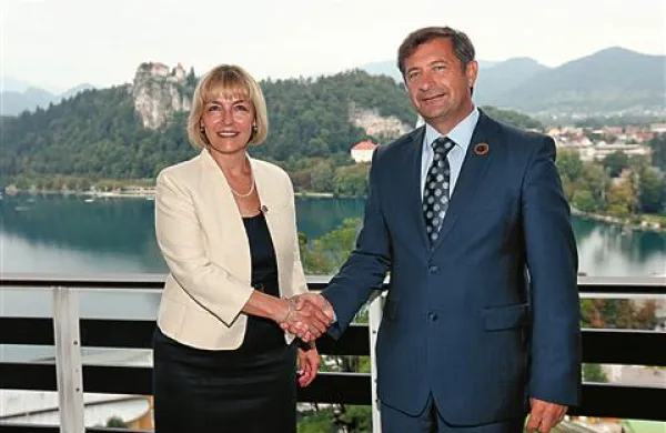 Vesna Pusić in Karl Erjavec sta pri reševanju spora glede LB zaznala napredek