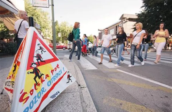 Skrb za varstvo otrok na poti v šolo je med najpomembnejšimi nalogami policistov ob začetku šolskega leta