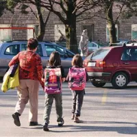 Tudi starši bi se morali prilagoditi šolskemu ritmu, ob upravičenih zahtevah po izpolnjevanju obveznosti in dolžnosti pa upoštevati tudi zmožnosti svojih otrok, ne pa poglabljati stres, ki preveva vse več šolarjev    