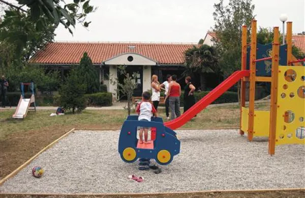 Vrtca in &scaron;ole ni, ker ni denarja