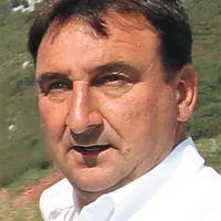 Tomaž Šinigoj: “Plačilo škode zaradi naravnih nesreč ni odškodnina; je neke vrste 'socialni transfer' v kmetijstvu, saj za izpad prihodka niso krivi kmetje sami.”