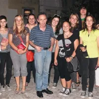 David Albahariju so prisluhnili tudi dijaki koprske gimnazije s profesorico Ines Cergol 