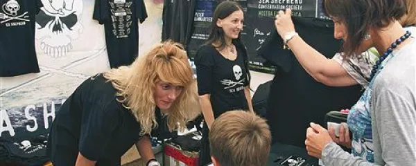 Stojnica Sea Shepherdov, kjer so predstavljali svoje aktivnosti, je bila na festivalu zelo dobro obiskana