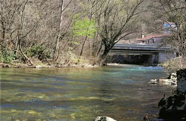 Reka Vipava še narašča