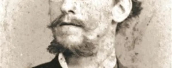 Edino še ohranjeno portretno fotografijo Lovra Žvaba hranijo njegovi sorodniki