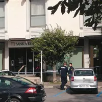V Sežani so oropali banko