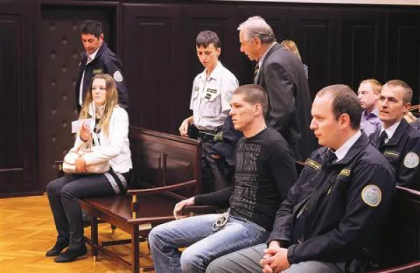 Na novogoriškem sodišču se je včeraj nadaljevalo sojenje Ljiljani Đalić in Zlatanu Blagojeviću, ki sta obtožena umora tržaškega finančnika Roberta Menicalija