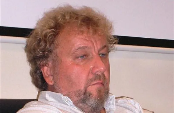 Igor Zmazek: “Na izid nimam komentarja, ker sta bila razprava in sistem vodenja te seje  popolnoma pod nivojem, skrajno bizarna in pristranska. To so politične spletke. Poskušal sem razložiti, da sistem ne deluje vedno najbolj optimalno, ampak tu gre za neko gonjo, ki je jaz ne razumem.”