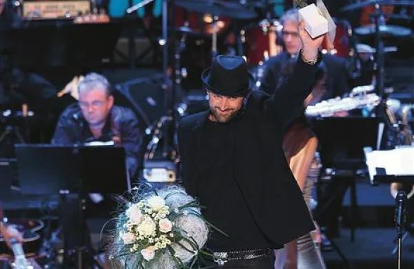 Matevž Šalehar - Hamo je strokovno žirijo prepričal s skladbo Ti prihajaš