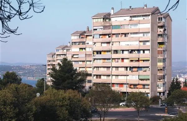 Tudi pri nas vse več ljudi zaradi dolgov ostane brez stanovanja ali hiše 