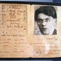 Osebna izkaznica Marija Kogoja, kjer je kot letnica rojstva (napačno) zapisana 1895