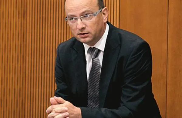 Radovan Žerjav trdi, da v vrhu slabe banke potrebujemo vrhunskega menedžerja, ki ima po možnosti s tem že izkušnje