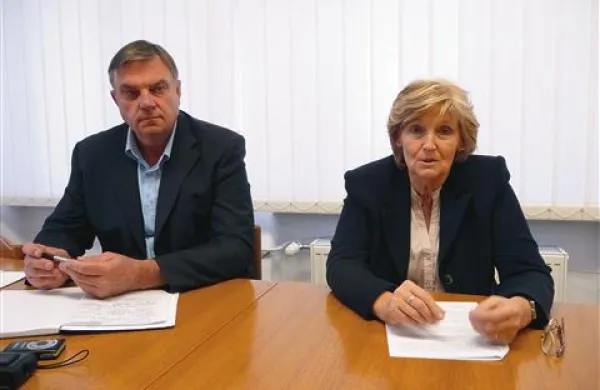 Anton Može, predsednik združenja agrarnih skupnosti, in Majda Škrlj, članica komisije za pravne zadeve