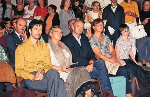 Z leve: novi direktor Pokrajinskega muzeja Koper Luka Juri ob vodji VDC Koper Andreji Jurca in predstojniku občinskega urada za družbene dejavnosti in razvoj Timoteju Pirjevcu  