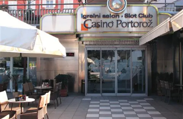 Casino je septembra  zaprl igralni salon v  Žusterni