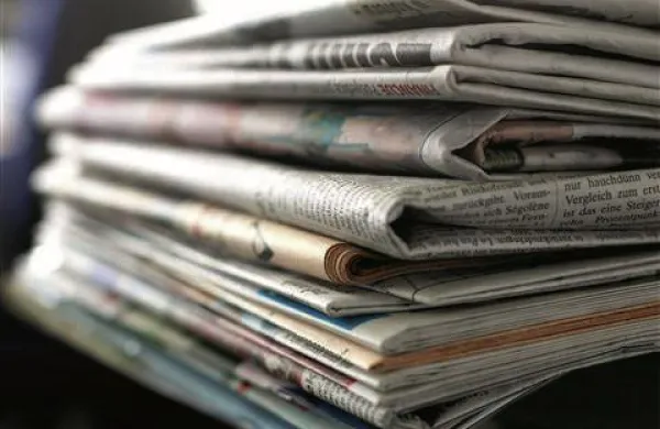 V javnosti so se pojavile neuradne informacije, da naj bi DDV za časopise in revije dvignili na 20 odstotkov. V DNS opozarjajo, da gre za  nadaljevanje politike podrejanja in utišanja medijev. 