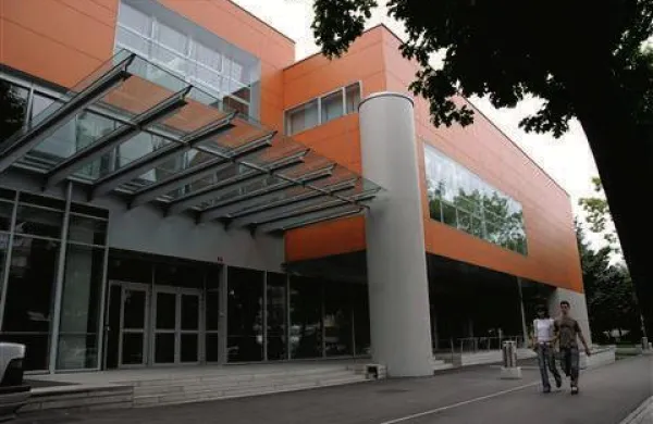 Bodo športne dvorane lahko najemali le premožnejši rekreativci? 